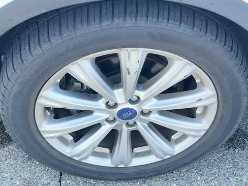Used 2017 Ford Escape Titanium image 22