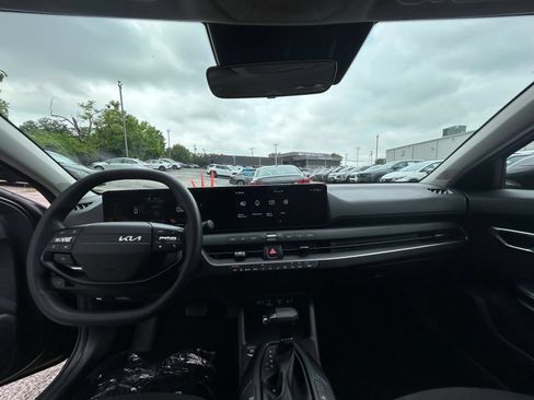 Used 2026 Kia K4 FWD image 28
