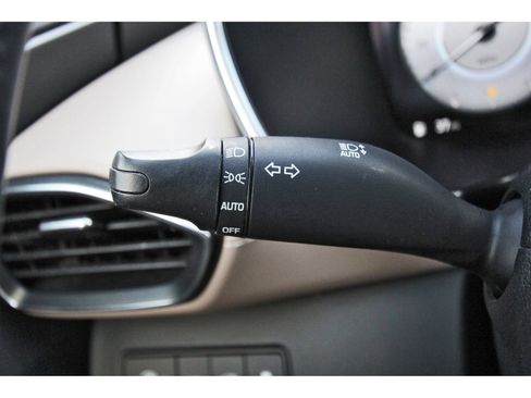 Used 2023 Hyundai Santa Fe SEL w/ Premium Package image 17