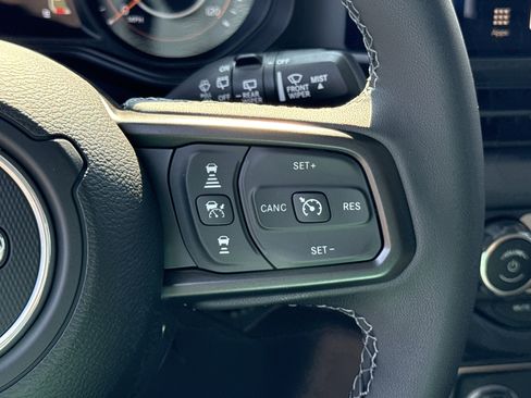 New 2025 Jeep Wrangler Rubicon w/ XTREMEE 35" Tire Package image 27