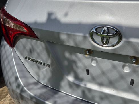 Used 2018 Toyota Corolla LE FWD image 7