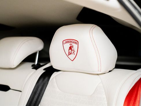 Used 2023 Lamborghini Urus Performante AWD/4WD image 22