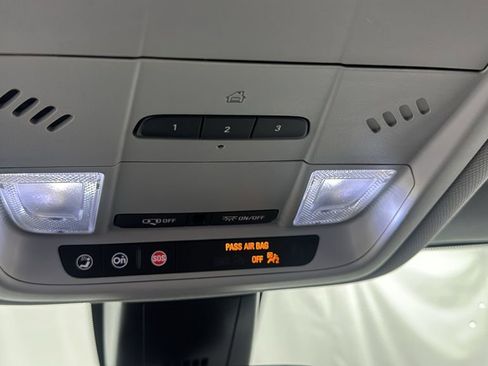 Used 2021 Chevrolet Blazer LT image 32