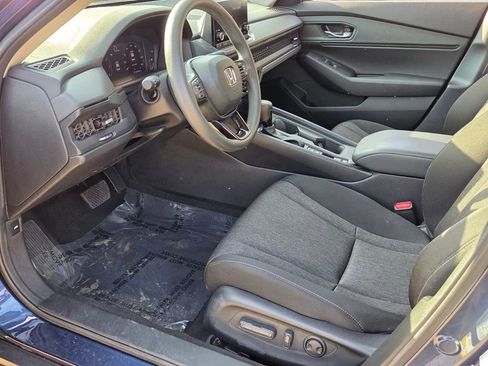 Used 2025 Honda Accord SE image 11