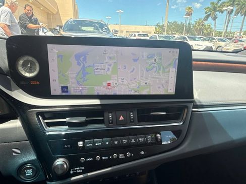 Used 2025 Lexus ES 350 w/ Technology Package FWD image 23