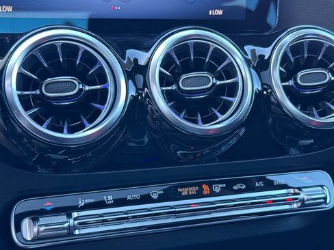 New 2026 Mercedes-Benz GLA 35 AMG 4MATIC image 25