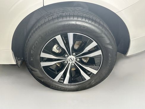 Used 2024 Volvo XC60 B5 Core image 11