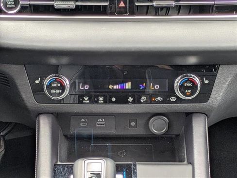 Used 2024 Mitsubishi Outlander SE image 19