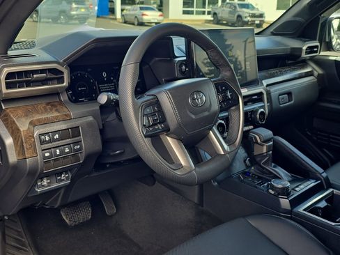 Used 2024 Toyota Tacoma Limited w/ Limited Package (LT) image 16