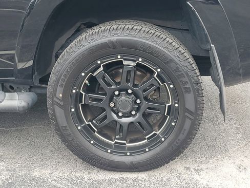 Used 2019 Toyota 4Runner SR5 AWD/4WD image 8