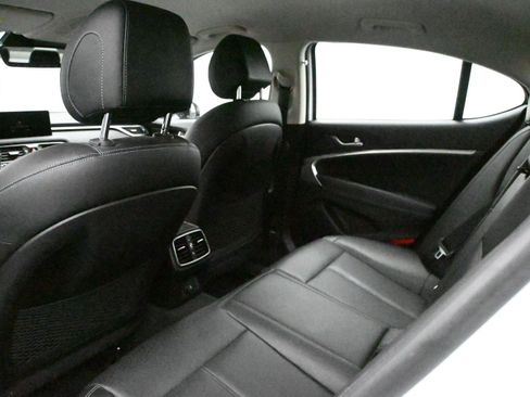 Used 2022 Genesis G70 2.0T image 10