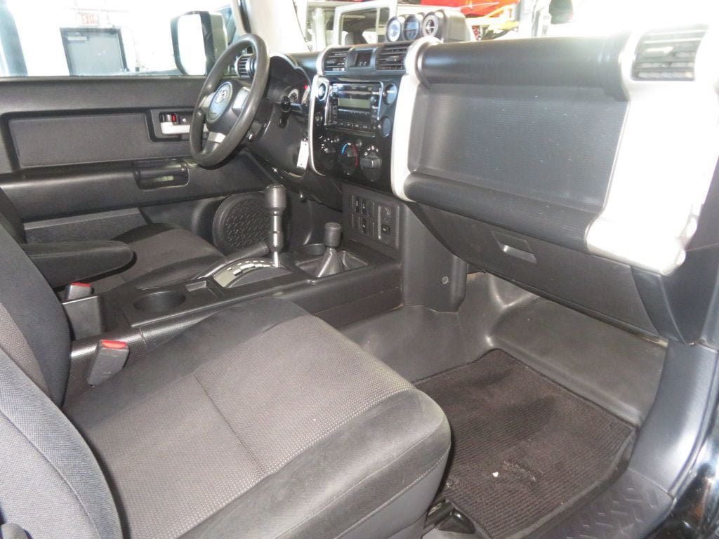 Used 2008 Toyota FJ Cruiser 4WD w/ Convenience Pkg image 28