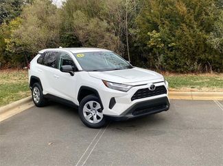 Used 2023 Toyota RAV4 LE video 1