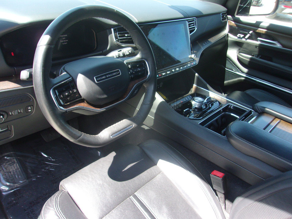Used 2024 Jeep Grand Wagoneer L 4WD w/ Flexible Seating Group image 10