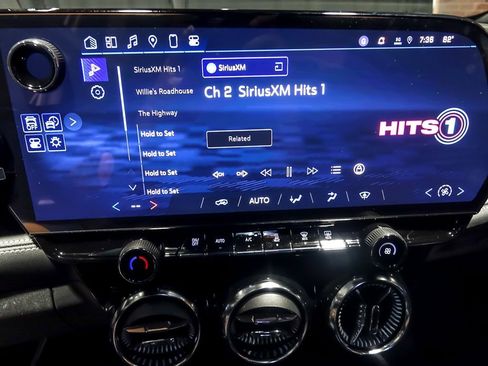 New 2025 Chevrolet Blazer EV LT w/ Midnight/Sport Edition image 15