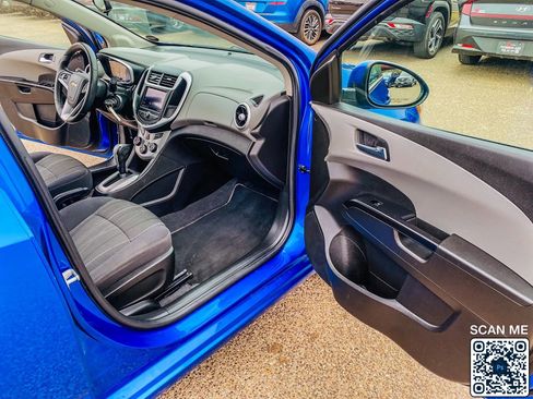 Used 2020 Chevrolet Sonic LT FWD image 15