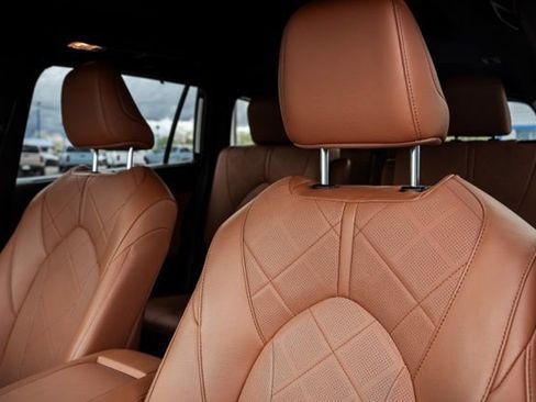 Used 2024 Toyota Highlander Platinum image 28