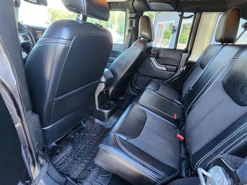 Used 2018 Jeep Wrangler Unlimited Sport AWD/4WD image 12