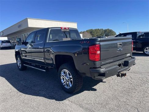 Used 2018 Chevrolet Silverado 2500 High Country image 6