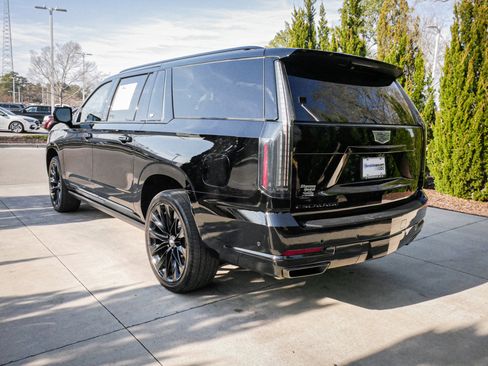 Used 2026 Cadillac Escalade ESV Platinum Sport w/ LPO, ONYX Package image 8