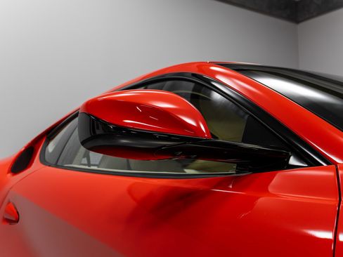 Used 2018 Ferrari 812 Superfast image 95