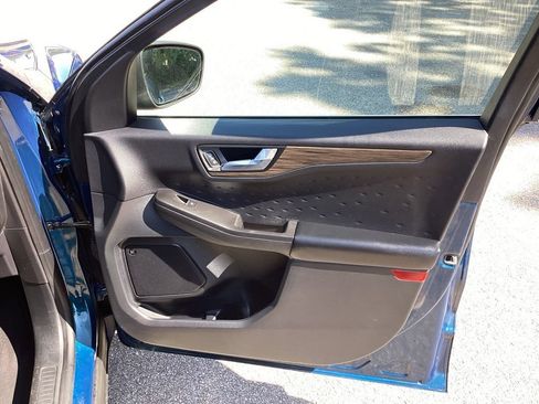 Used 2020 Ford Escape Titanium AWD/4WD image 30