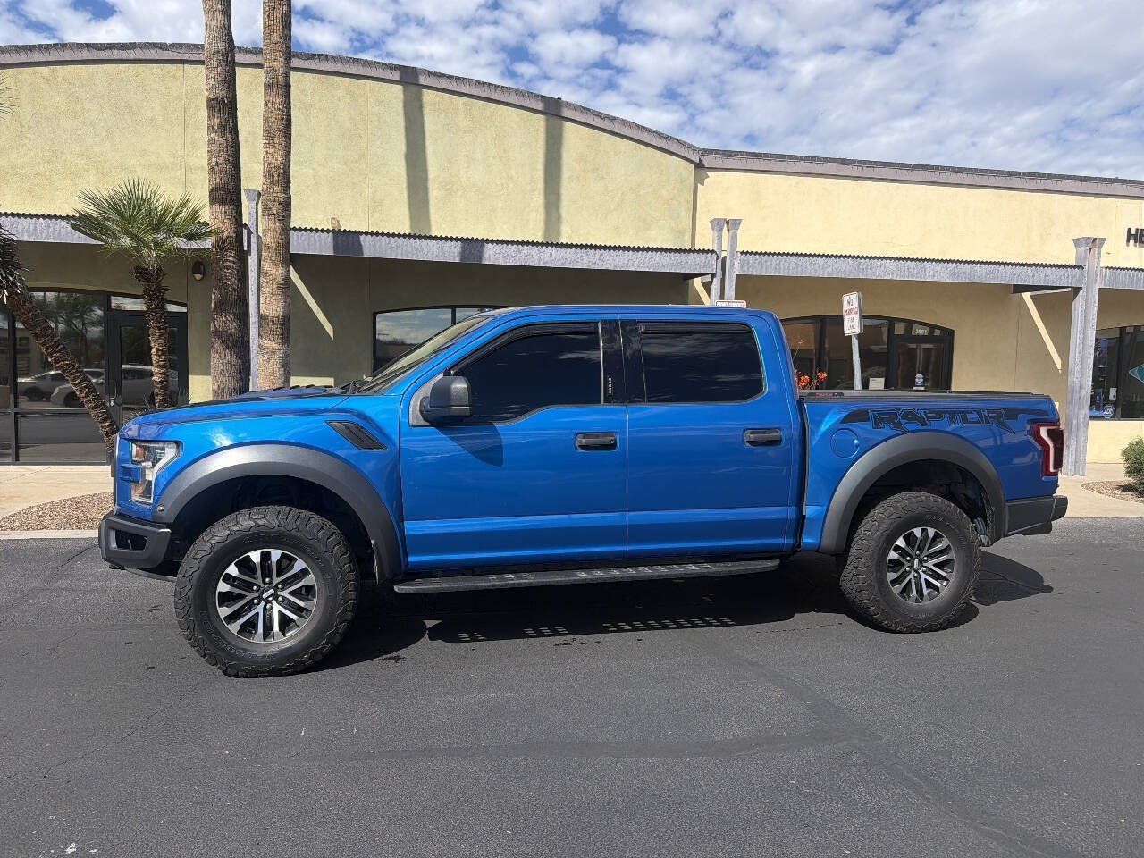 Used 2019 Ford F150 Raptor AWD/4WD image 3