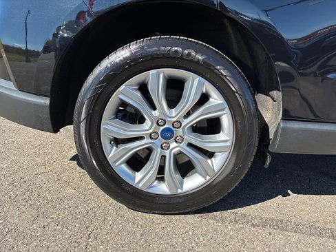 Used 2022 Ford Edge Titanium AWD/4WD image 9