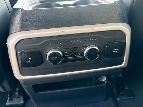 Used 2024 Ford Expedition XLT AWD/4WD image 26