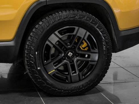 Used 2023 Rivian R1S Adventure image 54