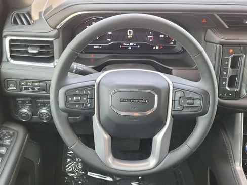 Used 2023 GMC Yukon Denali AWD/4WD image 12