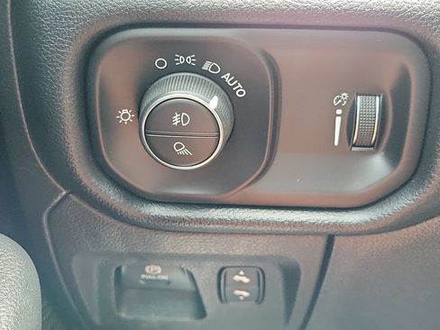 Used 2022 RAM 1500 Big Horn RWD image 28