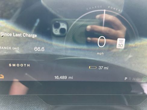 Used 2025 Lucid Air Pure RWD image 8