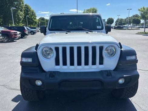 Used 2020 Jeep Wrangler Sport AWD/4WD image 2