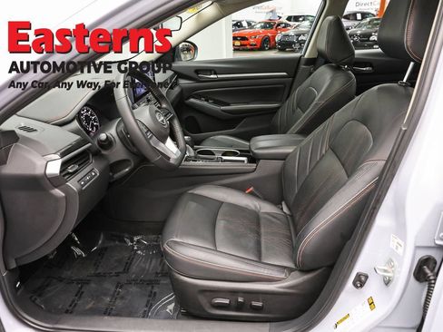 Used 2025 Nissan Altima 2.5 SR w/ SR Premium Package FWD image 14