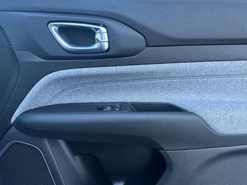 Used 2022 Jeep Compass Latitude w/ Convenience Group image 19