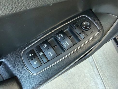 Used 2023 Chrysler 300 S RWD image 10