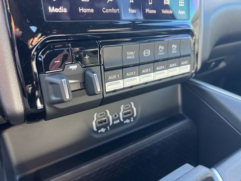 Used 2024 RAM 2500 Big Horn w/ Level 2 Equipment Group image 21