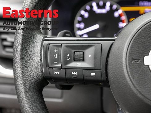 Used 2024 Nissan Rogue S FWD image 15