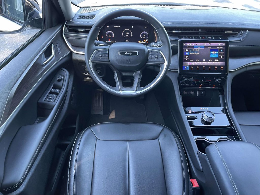 Used 2023 Jeep Grand Cherokee Limited AWD/4WD image 22
