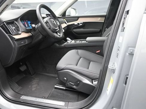 Used 2026 Volvo XC90 B6 Plus w/ Protection Package Premier AWD/4WD image 17