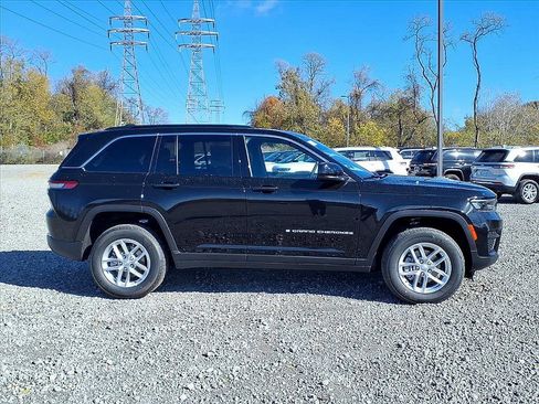 New 2025 Jeep Grand Cherokee Laredo X w/ Luxury Tech Group I AWD/4WD image 3