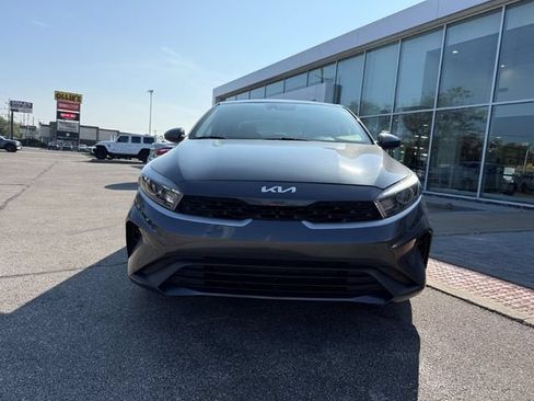 Used 2022 Kia Forte LXS FWD image 2