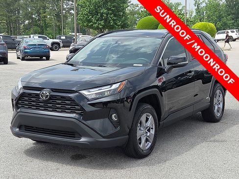 Used 2025 Toyota RAV4 XLE w/ Convenience Package AWD/4WD image 2
