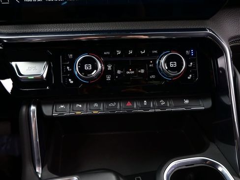 Used 2023 GMC Sierra 1500 Denali w/ Denali Reserve Package AWD/4WD image 25