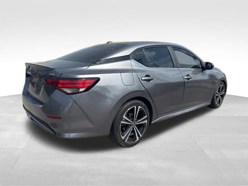 Used 2020 Nissan Sentra SR image 2