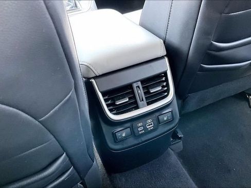 Used 2025 Subaru Outback Limited AWD/4WD image 10