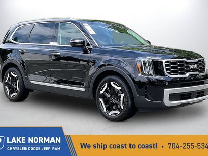 Used 2024 Kia Telluride S w/ S Sunroof Package