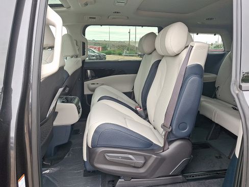 New 2026 Kia Carnival SX Prestige image 6