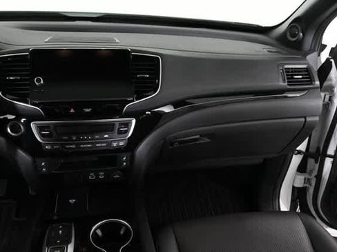 Used 2024 Honda Ridgeline Black Edition image 17